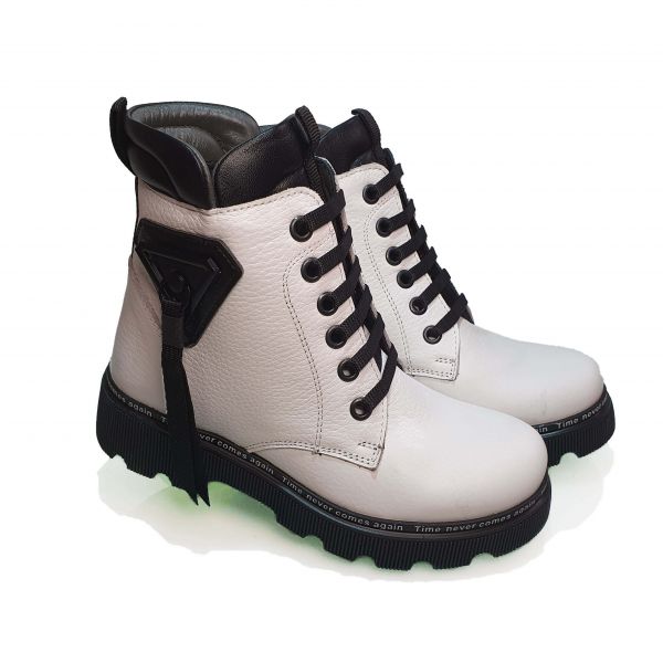 Ботинки  Minicolor белые с подвеской 262406