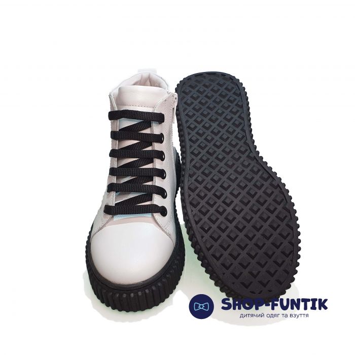 Ботинки Tunel белые на черной подошве 24-90-08