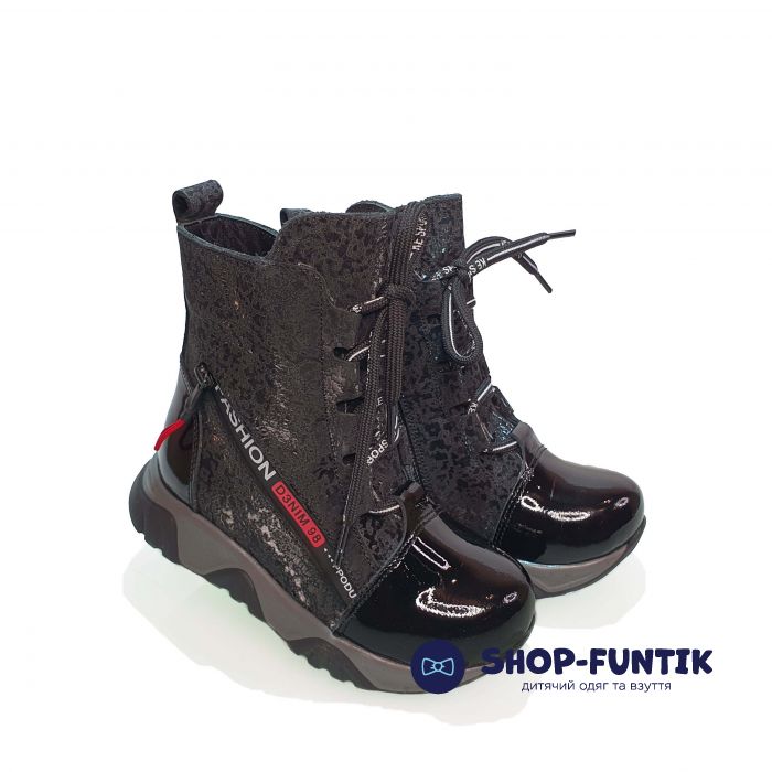 Ботинки Panda черные с лаковыми вставками 004.3451