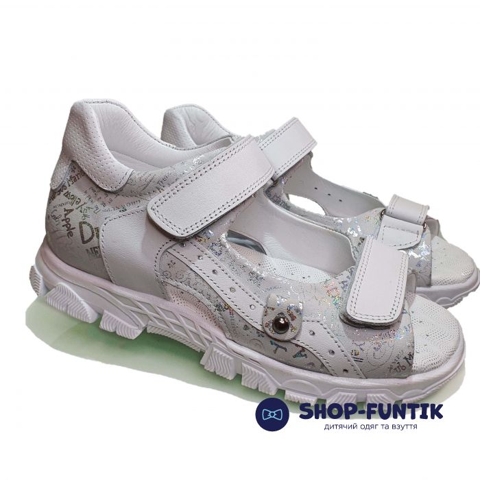 Сандалии Panda  серебристые с газетным принтом 002.0121