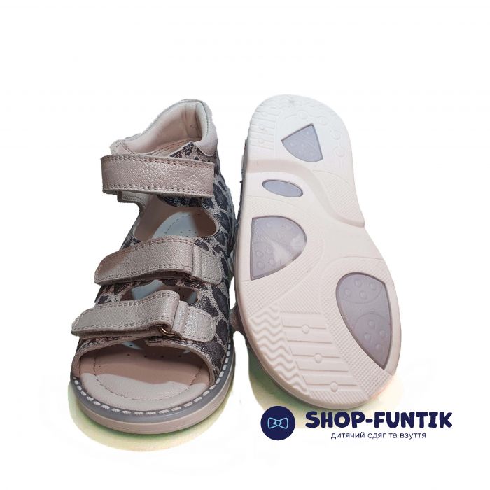Сандалии Tunel светло-серые с анималистическим принтом 125