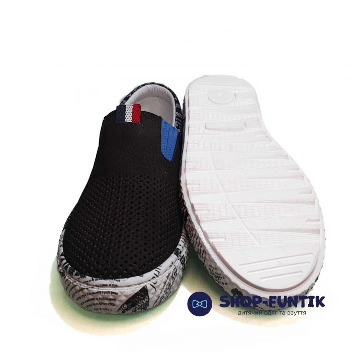 Слипоны Tomini черные с газетным принтом 2028