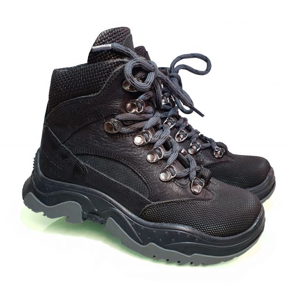 Ботинки Panda черные на шнуровке  41.1