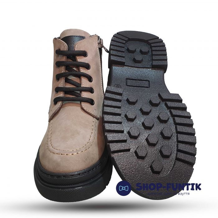 Ботинки Tomini бежевые на черной подошве 12001