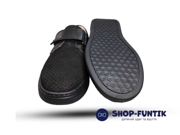 Мокасины Tomini черные со сквозной перфорацией 149